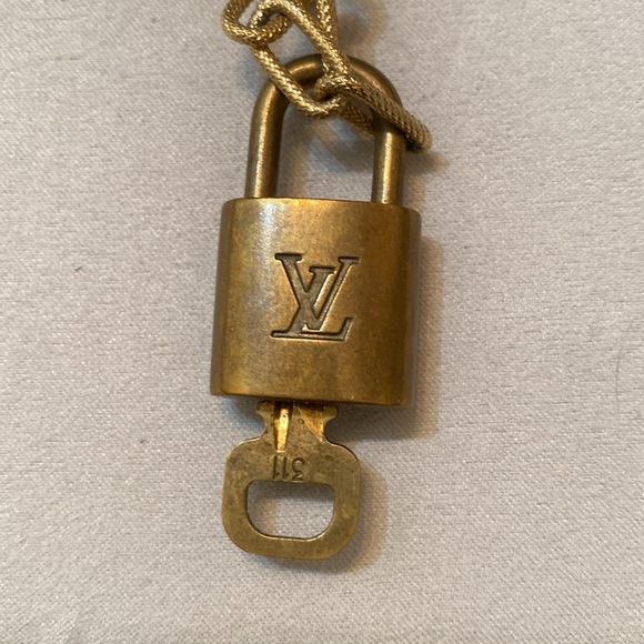 Louis Vuitton Vintage lock - Picture 5 of 5